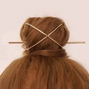 GOLD BUN HAIR PIN
